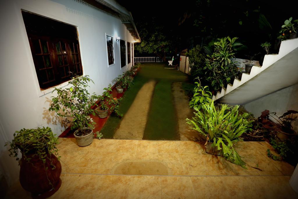 Travellers Home Kandy Exterior photo